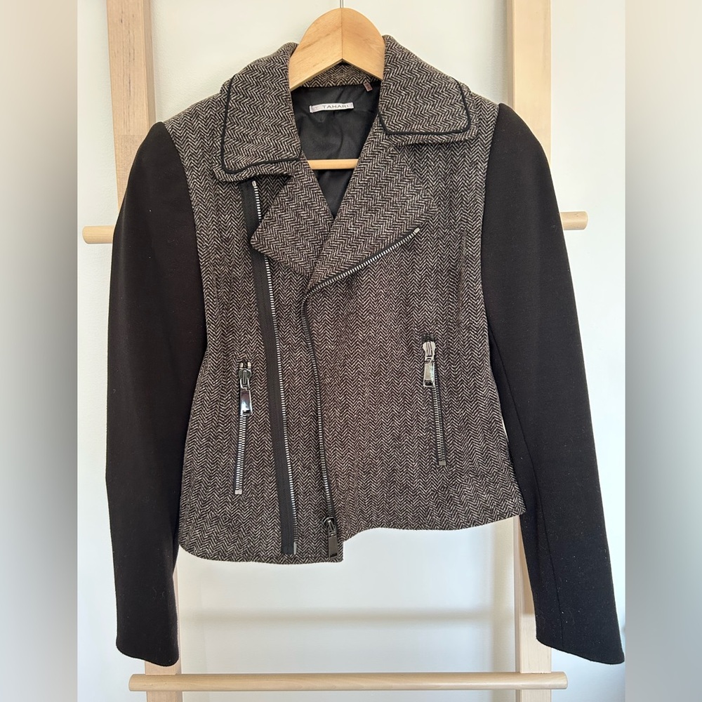 Tahari Biker Blazer Great Condition Size US 2